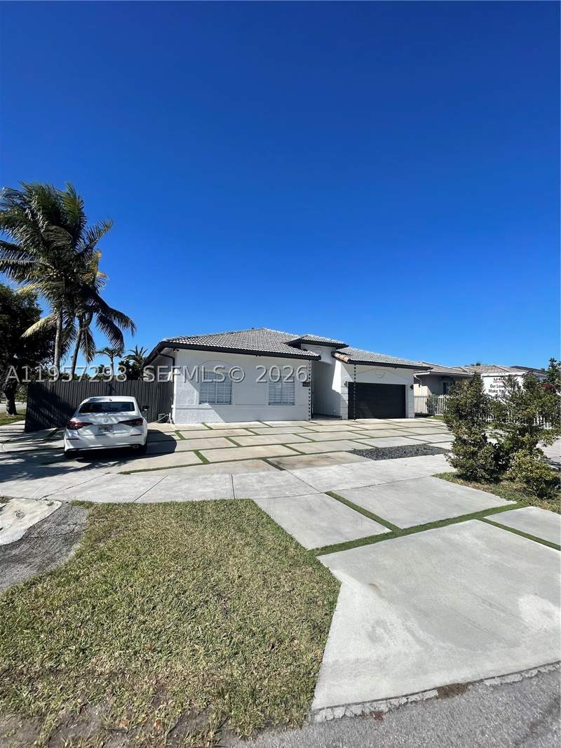 4 bedroom SingleFamilyResidence at 14200 SW 160th Ct, Fantasy Reef, Miami — photo 3