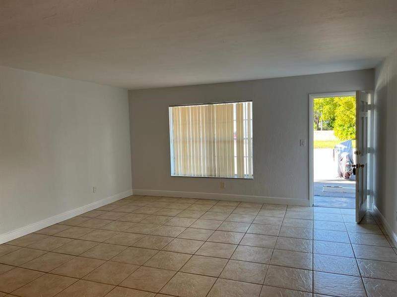 1 bedroom Condominium at 7851 Dunham Boulevard 4, Bayshore Treasure, Miami — photo 2
