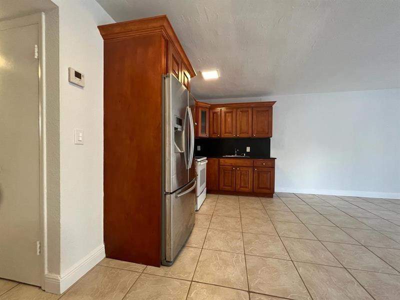 1 bedroom Condominium at 7851 Dunham Boulevard 4, Bayshore Treasure, Miami — photo 3