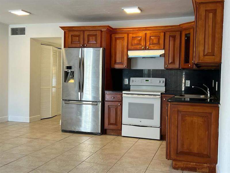 1 bedroom Condominium at 7851 Dunham Boulevard 4, Bayshore Treasure, Miami — photo 5