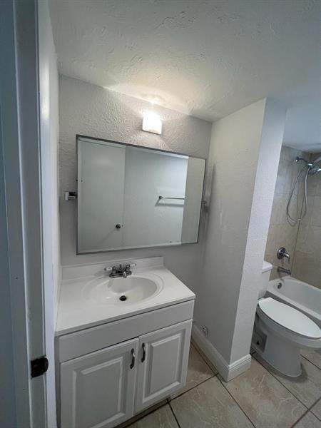 7851 Dunham Boulevard 4, Miami FL - photo 7 of 13