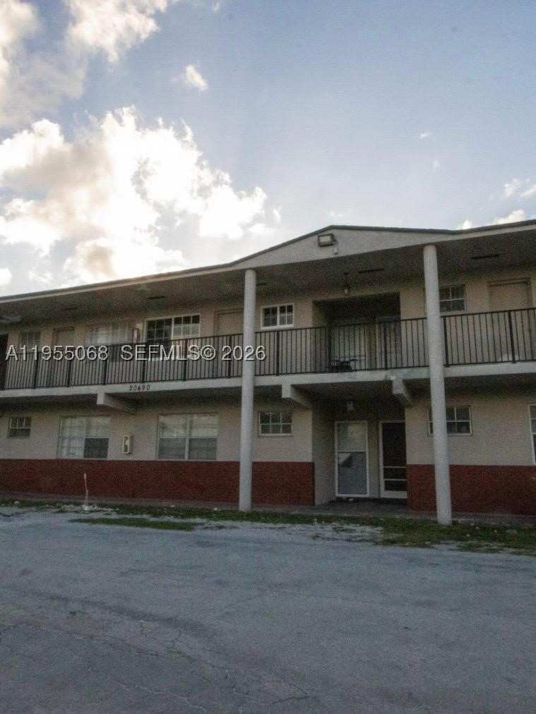 1 bedroom Condominium at 20490 NW 7th Ave 15, Golf Ridge Villas Unit A, Miami Gardens — photo 1