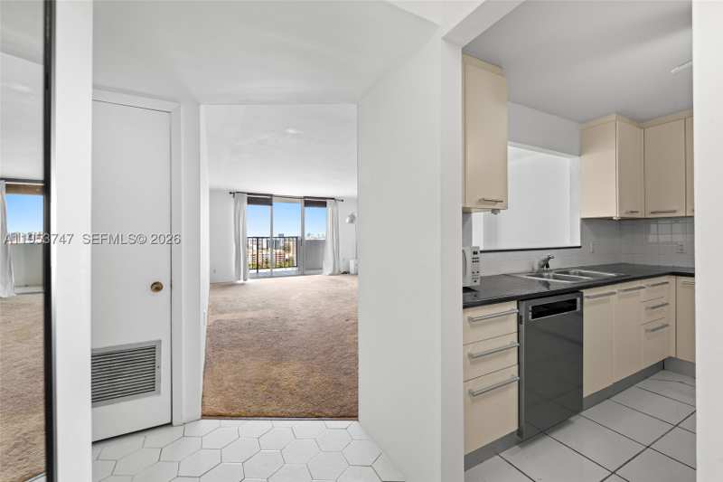1 bedroom Condominium at 2780 NE 183rd St 1911, Commodore Plaza Condo, Aventura — photo 1