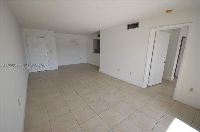 1 bedroom Condominium at 15201 SW 80th St 207, Kendall Lake Towers Condo, Miami — photo 4