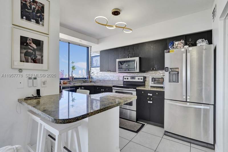 2 bedroom Condominium at 1330 West Ave 1811, The Waverly At South Beac, Miami Beach — photo 2