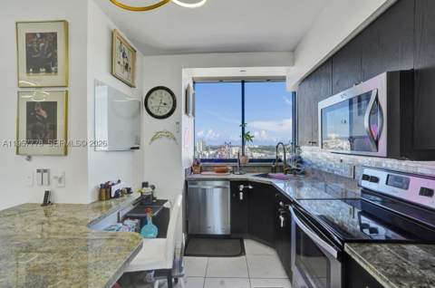 1330 West Ave 1811, Miami Beach FL - photo 21 of 65