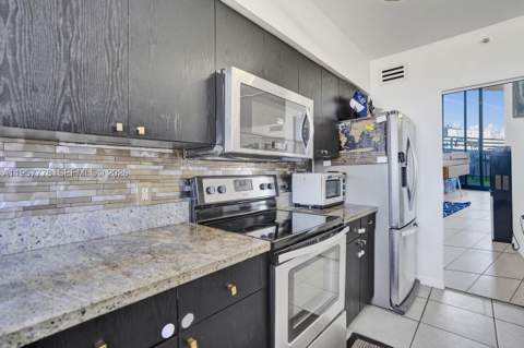 1330 West Ave 1811, Miami Beach FL - photo 23 of 65