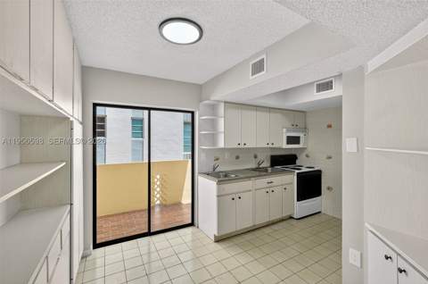2924 Collins Avenue 501, Miami Beach FL - photo 14 of 54