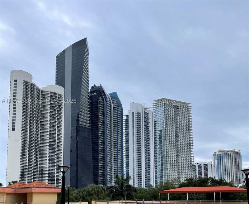 3 bedroom Condominium at 210 174th St 309, Winston Towers 600 Hoa, Sunny Isles Beach — photo 1