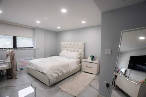 210 174th St 309, Sunny Isles Beach FL - photo 15 of 23