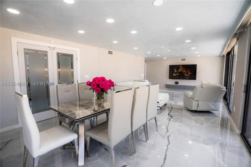 3 bedroom Condominium at 210 174th St 309, Winston Towers 600 Hoa, Sunny Isles Beach — photo 3