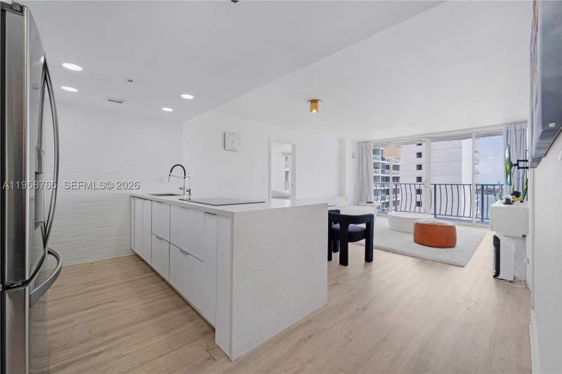 2 bedroom Condominium at 7601 E Treasure Dr 2209, The Grandview Palace Cond, North Bay Village — photo 4