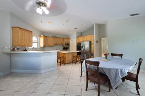 7821 SW 129th Ter, Pinecrest FL - photo 11 of 38