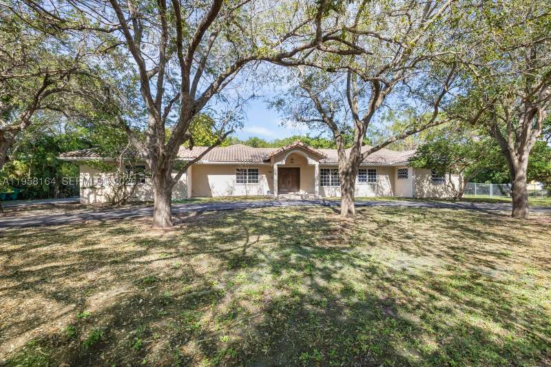 5 bedroom SingleFamilyResidence at 7821 SW 129th Ter, Pine Tree Estates, Pinecrest — photo 3