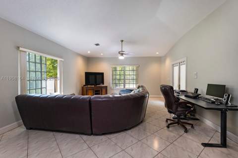 7821 SW 129th Ter, Pinecrest FL - photo 7 of 38