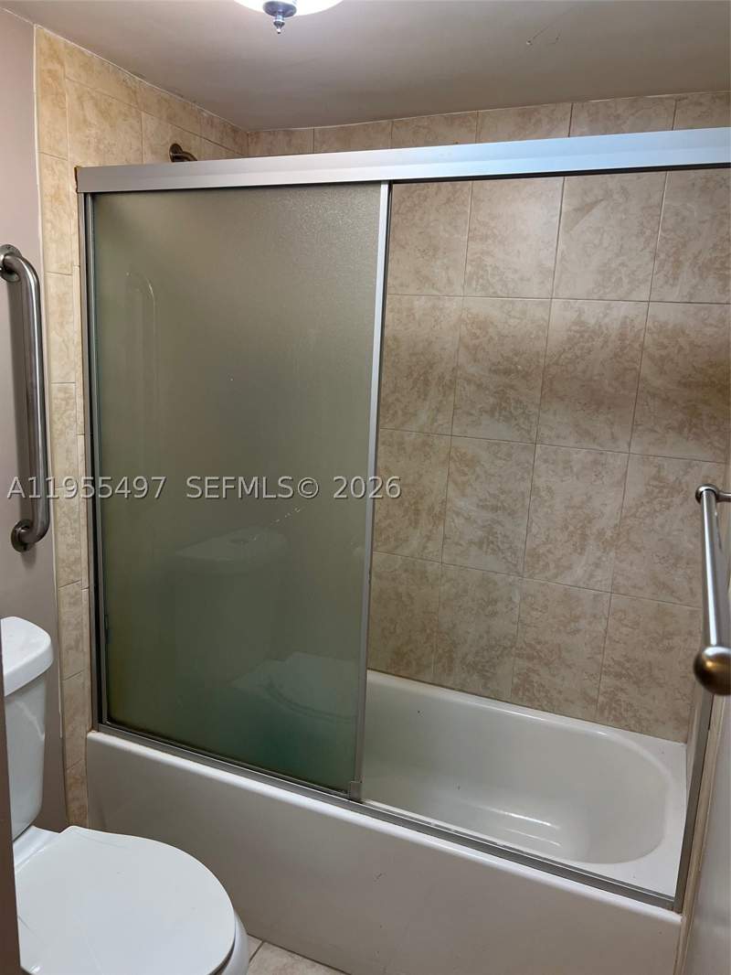 1 bedroom Condominium at 13390 NE 7th Ave 205, La Castellana Condo, North Miami — photo 5