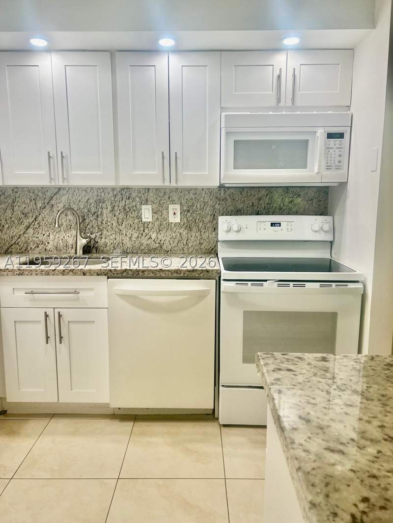 2 bedroom BoatSlip at 19055 NW 62nd Ave 102, Countryside Village Condo, Hialeah — photo 5