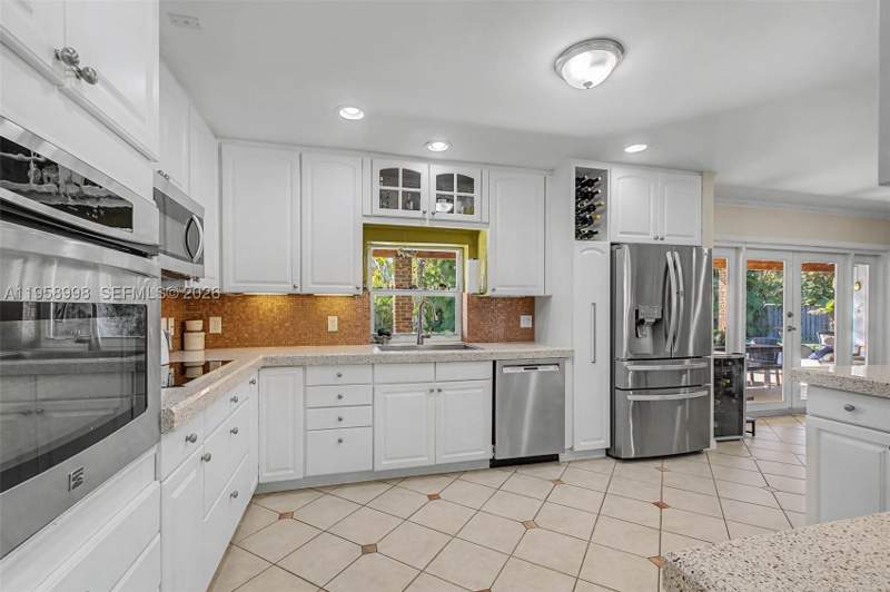 3 bedroom SingleFamilyResidence at 7950 SW 161st St, Garden Groves, Palmetto Bay — photo 4
