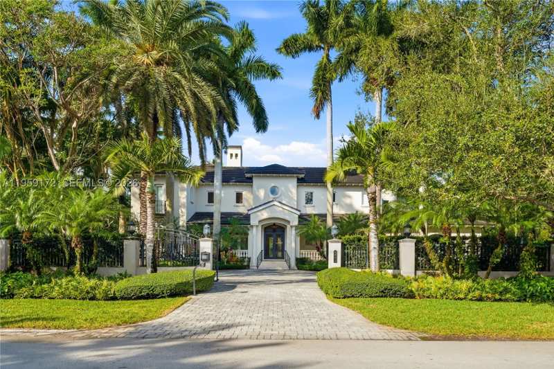 7 bedroom SingleFamilyResidence at 8400 SW 52nd Ave, W T Hardees Sub, Miami — photo 1