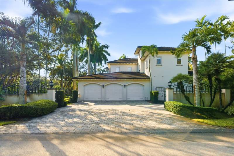7 bedroom SingleFamilyResidence at 8400 SW 52nd Ave, W T Hardees Sub, Miami — photo 5