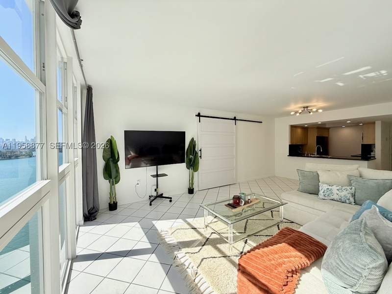 2 bedroom Condominium at 1228 West Ave 1415, Bayview Terr Condo, Miami Beach — photo 3