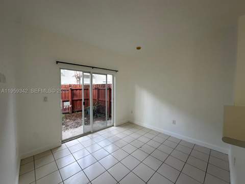 1661 SE 29th Ct 104, Homestead FL - photo 9 of 22