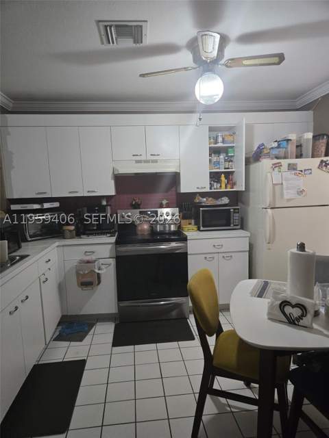 4925 W Lakes Dr, Deerfield Beach FL - photo 10 of 19