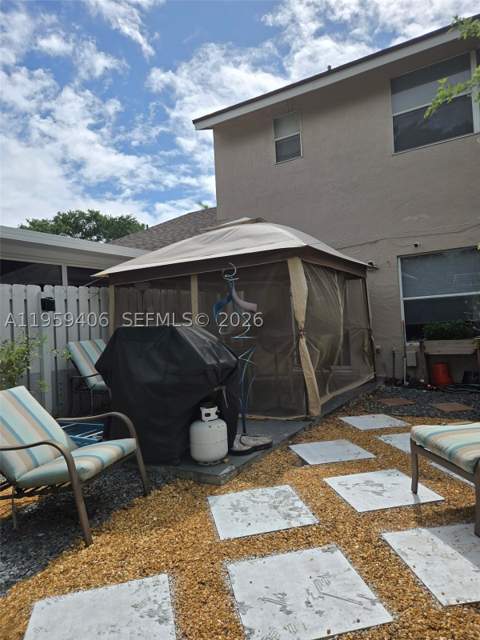4925 W Lakes Dr, Deerfield Beach FL - photo 17 of 19