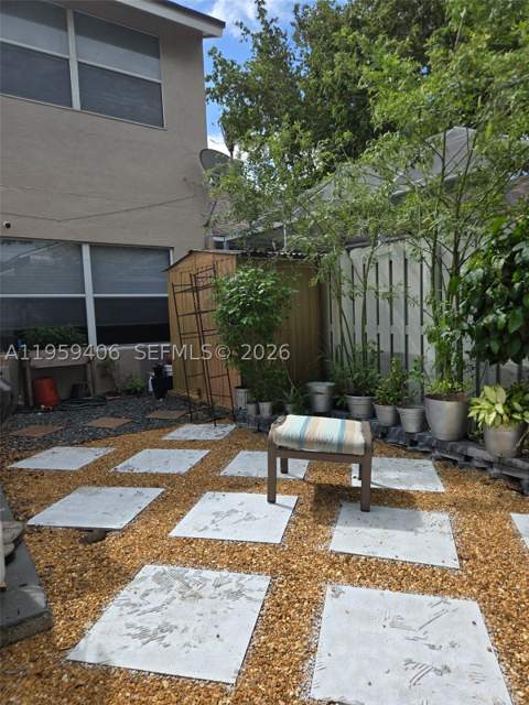 4925 W Lakes Dr, Deerfield Beach FL - photo 18 of 19