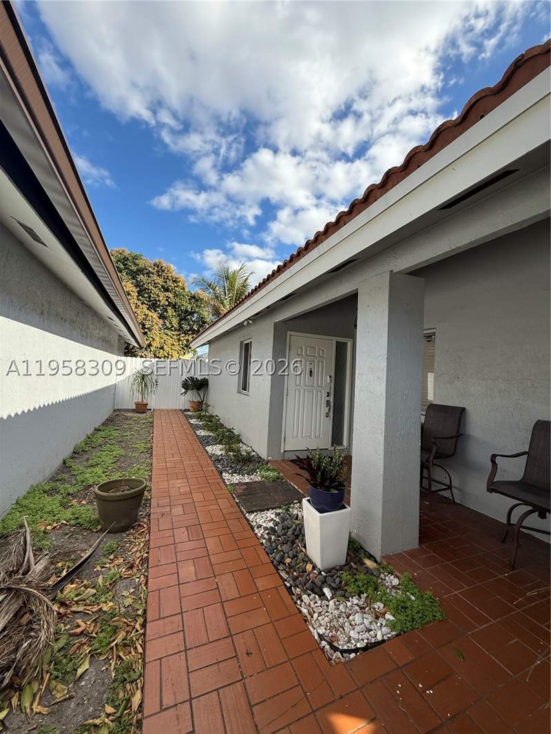 3 bedroom SingleFamilyResidence at 18237 NW 61st Pl, Harbour Sub, Hialeah — photo 3