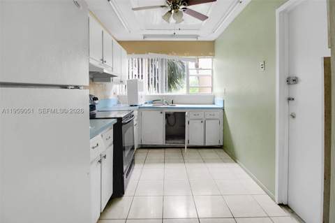 942 NE 199th St 2F, Miami FL - photo 12 of 22
