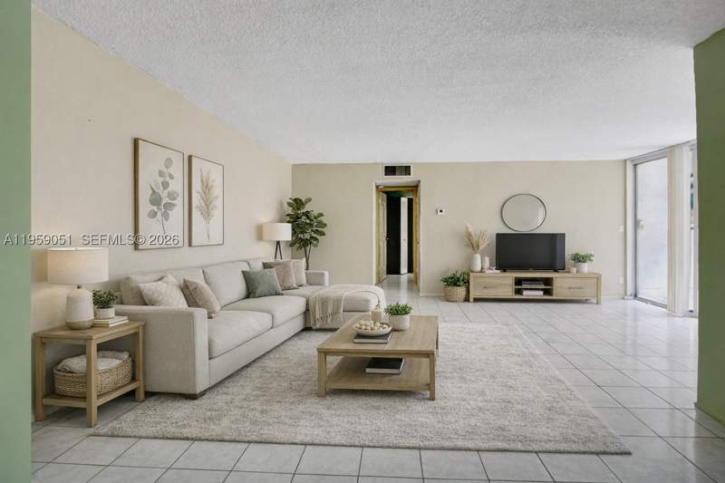 1 bedroom Condominium at 942 NE 199th St 2F, Lake Park Condo No 1 - Bl, Miami — photo 3