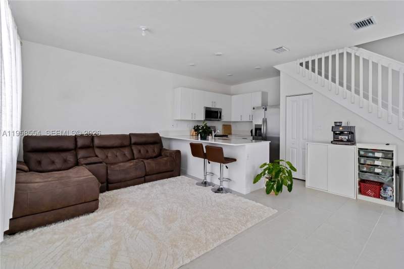 4 bedroom Townhouse at 760 SE 13th Ct, Miami Land And Developmen, Homestead — photo 2