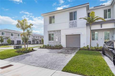 760 SE 13th Ct, Homestead FL - photo 6 of 41