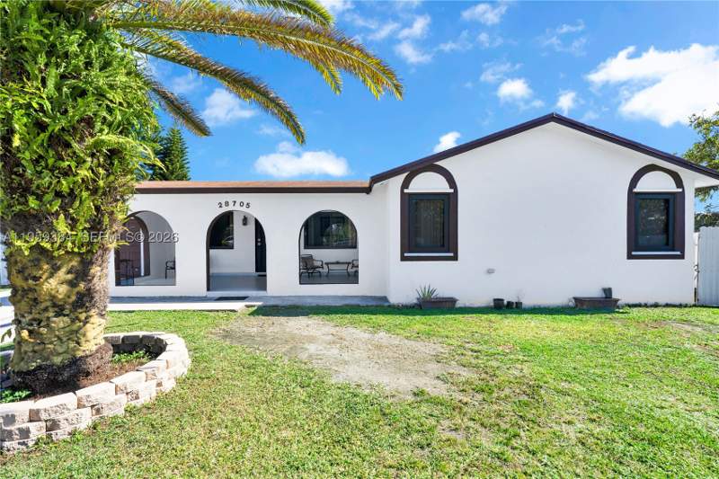4 bedroom SingleFamilyResidence at 28705 SW 142nd Ct, Pleasure South, Homestead — photo 3
