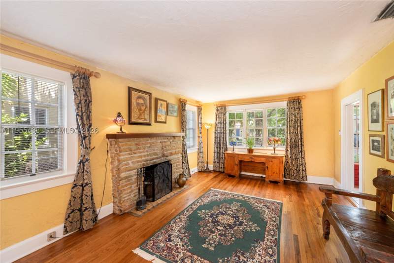 2 bedroom SingleFamilyResidence at 1256 Algeria Ave, Coral Gables Granada Sec, Coral Gables — photo 3