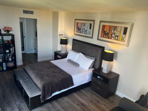 20379 W Country Club Drive 1932, Aventura FL - photo 9 of 13