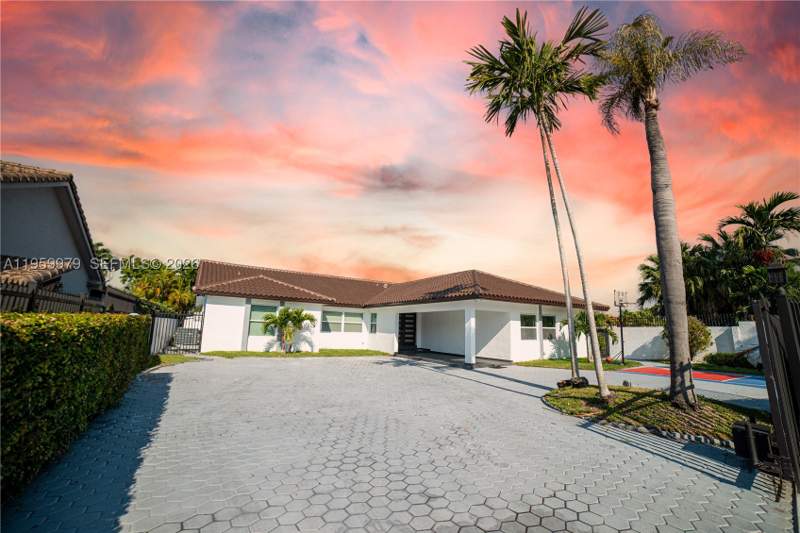 5 bedroom SingleFamilyResidence at 3500 SW 111th Ave, Annie Estates, Miami — photo 2