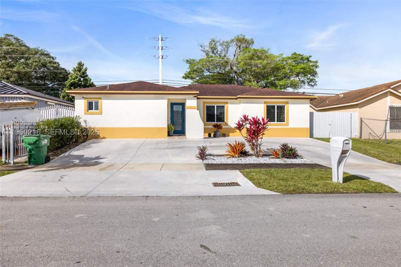 3 bedroom SingleFamilyResidence at 20814 SW 126th Ct, Oak Park Sec 7, Miami — photo 2
