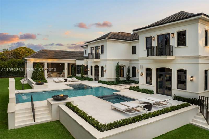 7 bedroom SingleFamilyResidence at 5901 SW 107th St, Collins Acres, Pinecrest — photo 2