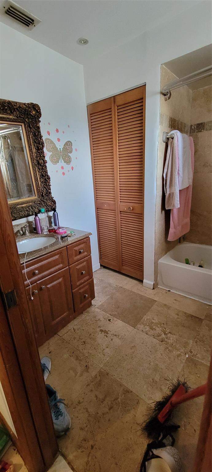 4 bedroom SingleFamilyResidence at 13307 SW 61st Terrace, Miller Homes 1st Replt, Miami — photo 4