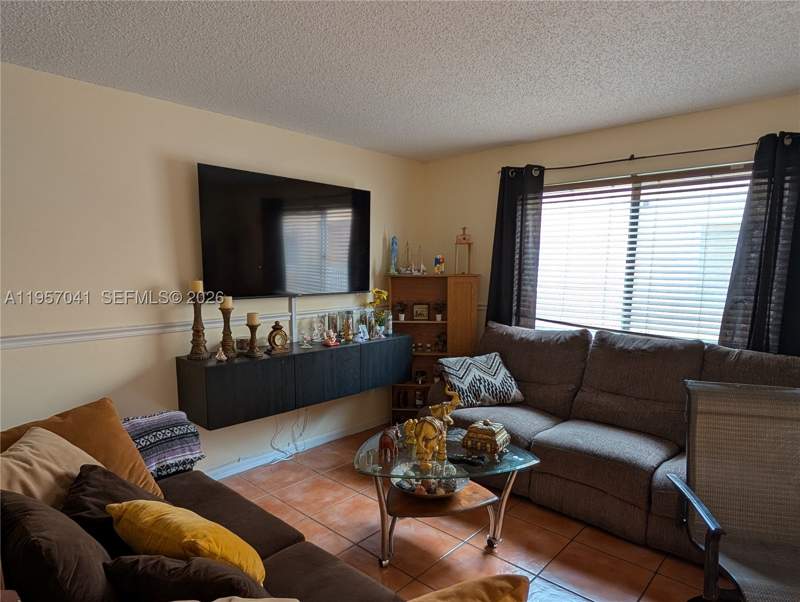 3 bedroom Condominium at 6205 Kendale Lakes Cir 289, Paseo Real Condo, Miami — photo 4