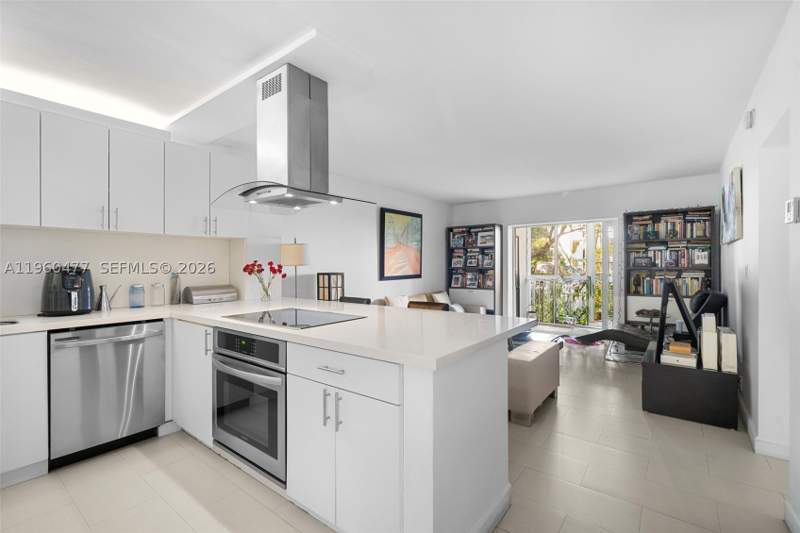 3 bedroom Condominium at 240 Galen Drive 109, Galen Drive Condo Apts, Key Biscayne — photo 2
