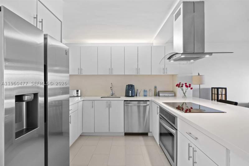 3 bedroom Condominium at 240 Galen Drive 109, Galen Drive Condo Apts, Key Biscayne — photo 3