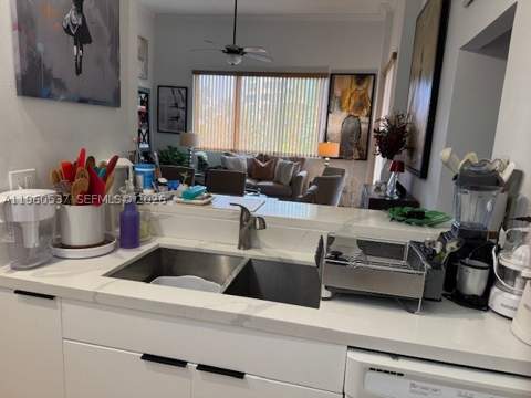 540 Brickell Key Dr 505, Miami FL - photo 10 of 39