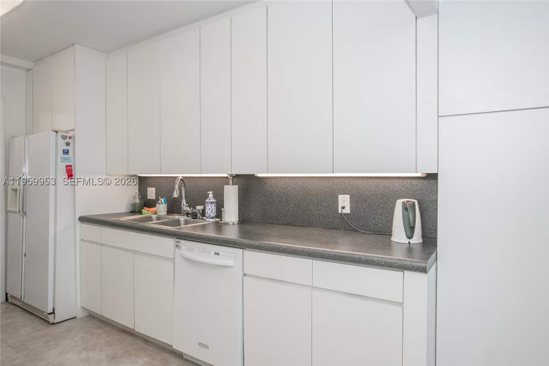 2 bedroom Condominium at 1800 NE 114th St 1810, Cricket Club Condo, Miami — photo 4