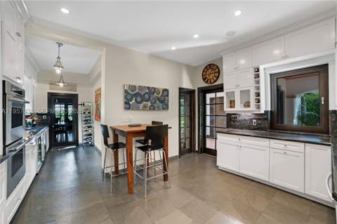 6491 Allison Rd, Miami Beach FL - photo 11 of 29