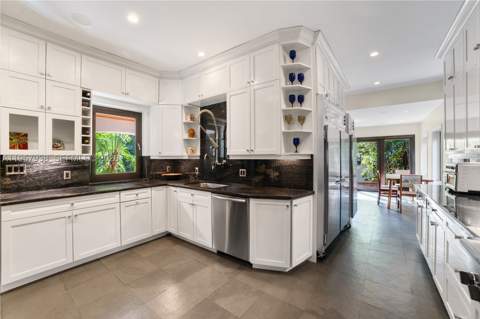 6491 Allison Rd, Miami Beach FL - photo 12 of 29
