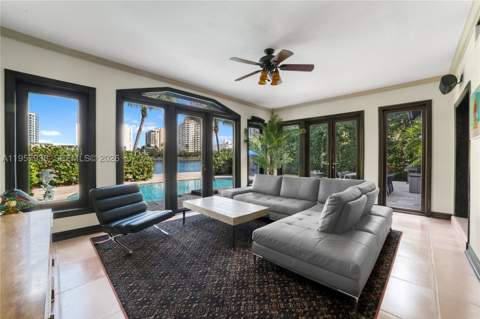 6491 Allison Rd, Miami Beach FL - photo 9 of 29