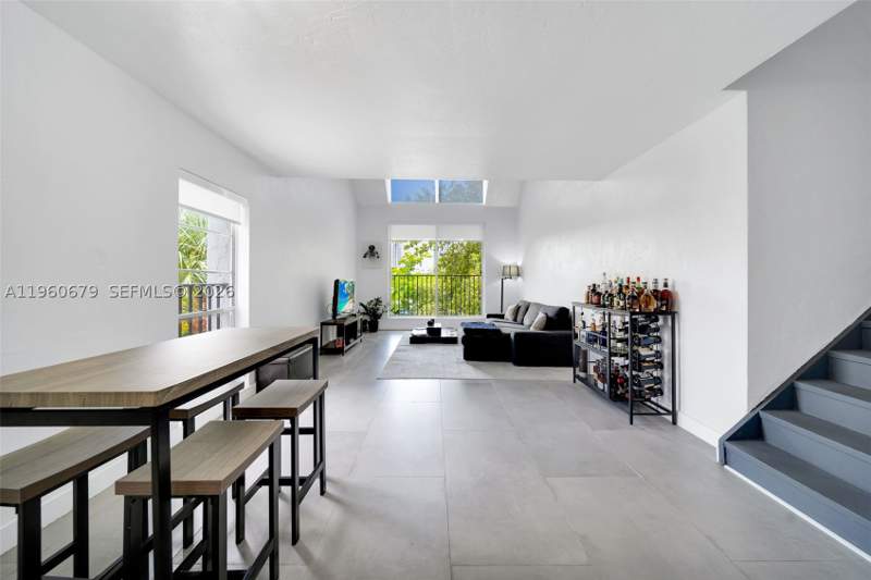 1 bedroom Condominium at 6900 N Kendall Dr A303, Dadeland Grove Condo, Pinecrest — photo 2